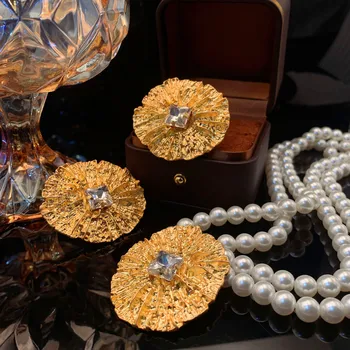 הרב שכבתית פרל שרשרת זהב צבע מתכת שרשרת גאומטריה לנשים תכשיטים 2023 מוגזם בסגנון רטרו