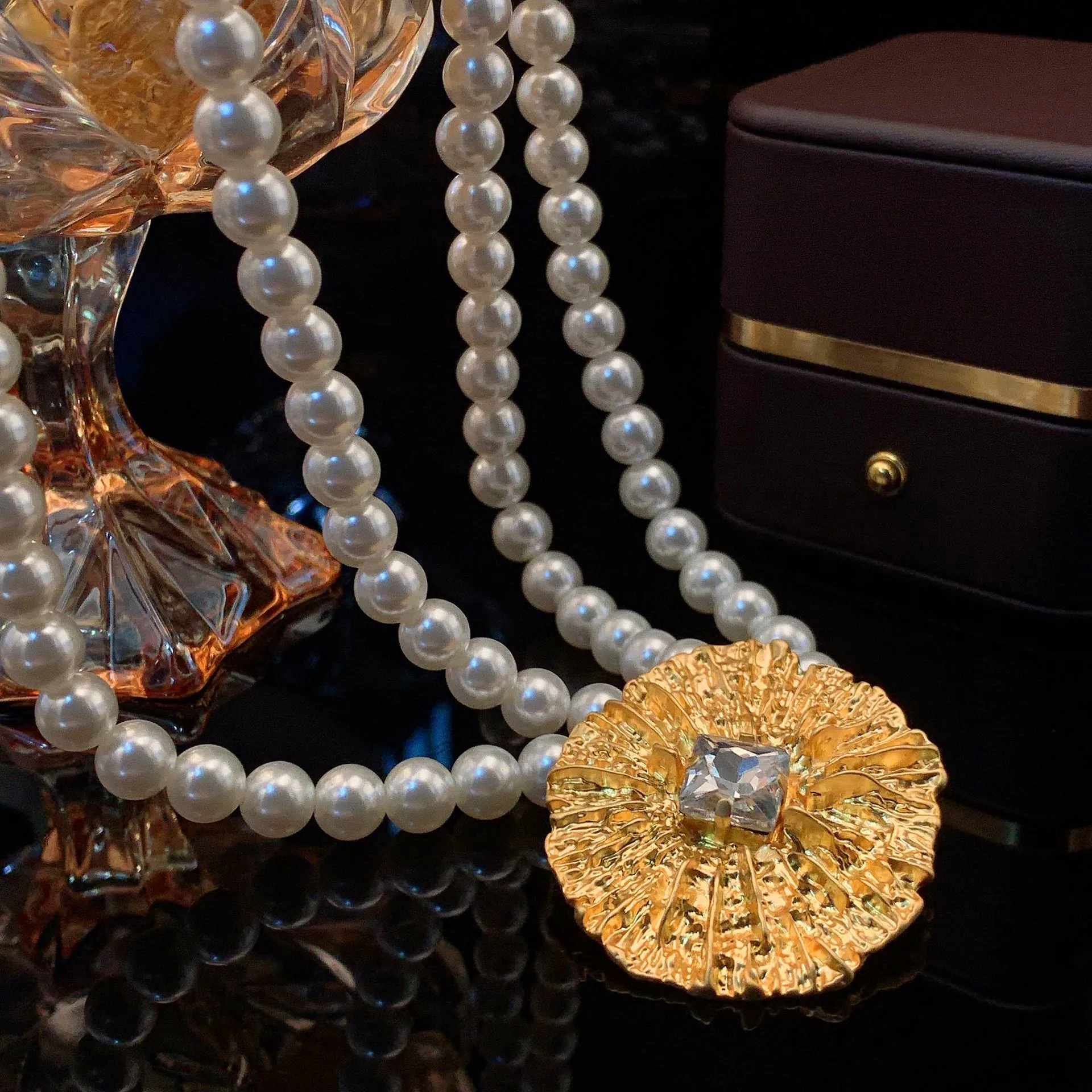 הרב שכבתית פרל שרשרת זהב צבע מתכת שרשרת גאומטריה לנשים תכשיטים 2023 מוגזם בסגנון רטרו . ' - ' . 2